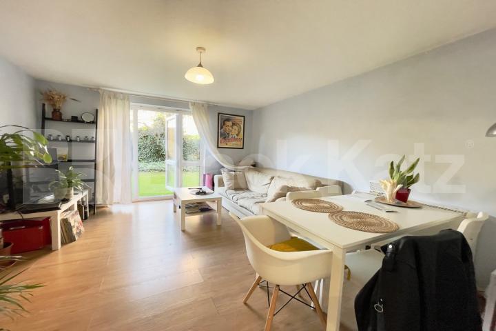 Contemporary ground floor apartment with beautiful communal gardens John Maurice Close, Elephant and Castle / Borough